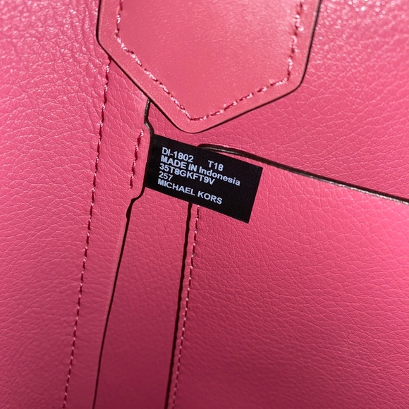 Michael Kors tote - Picture 8 of 8